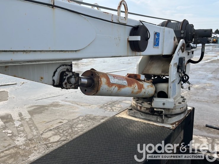 2007-kenworth-t300-image-47