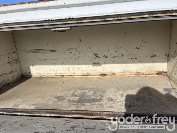 1993-ford-f-super-duty-image-24