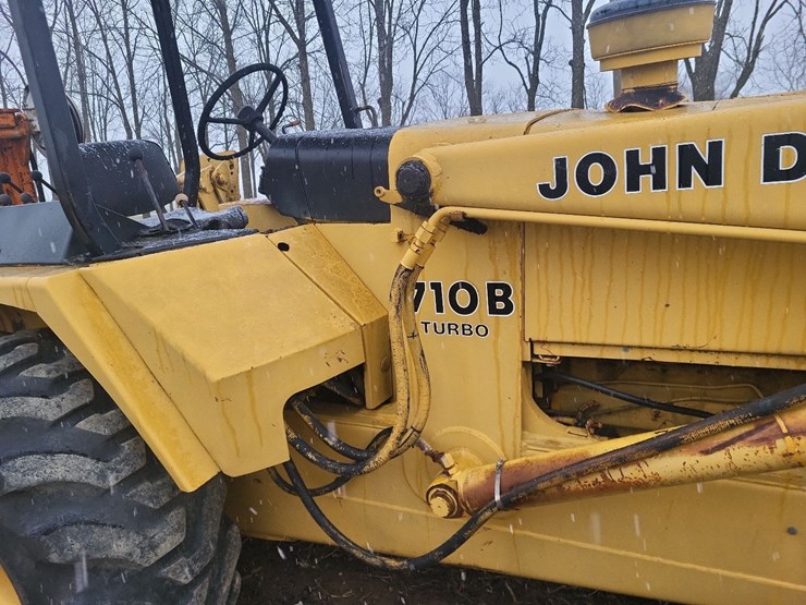 deere-710b-image-22