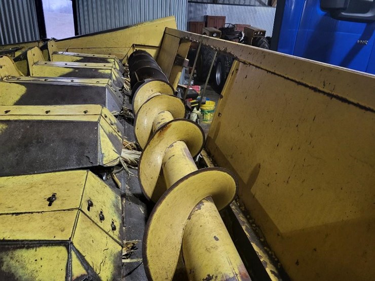 new-holland-974-image-17