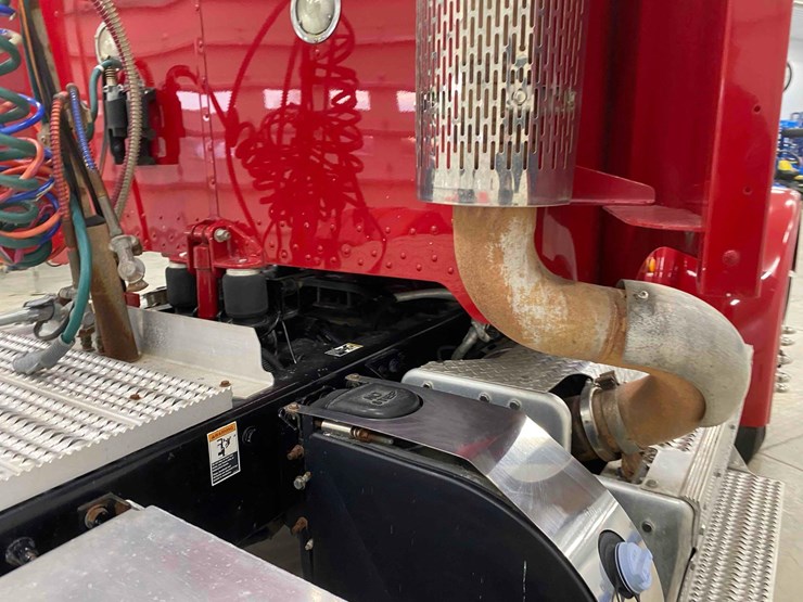 2014-peterbilt-365-image-21