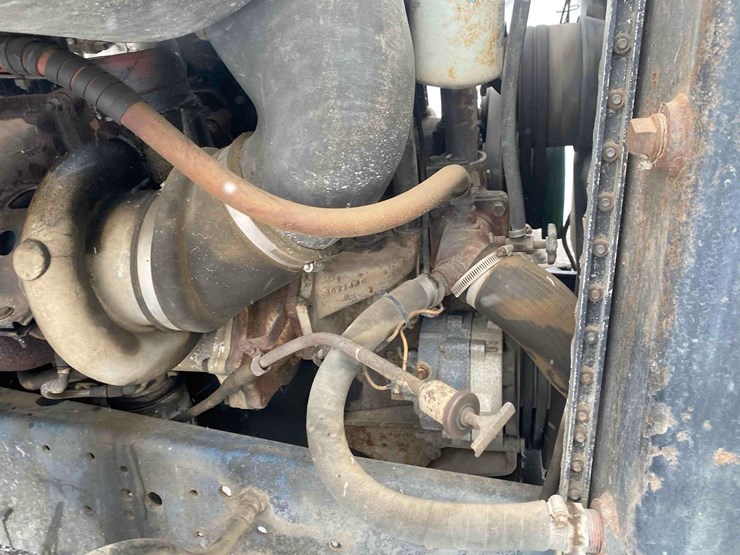 1983-ford-9000-image-58