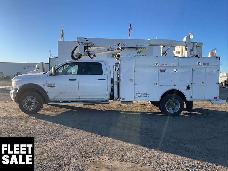 2014-ram-5500-4x4-s/a-bucket-truck-image-6