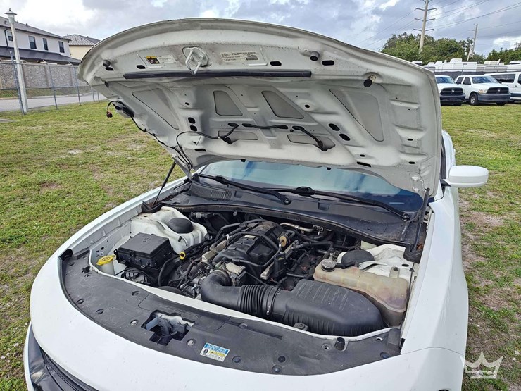 2017-dodge-charger-sedan-image-23