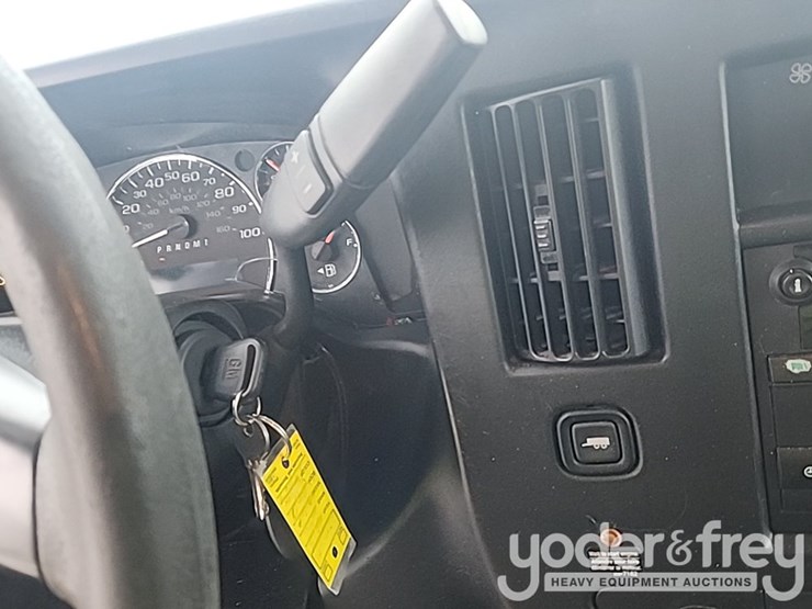 2015-gmc-savana-g4500-image-21