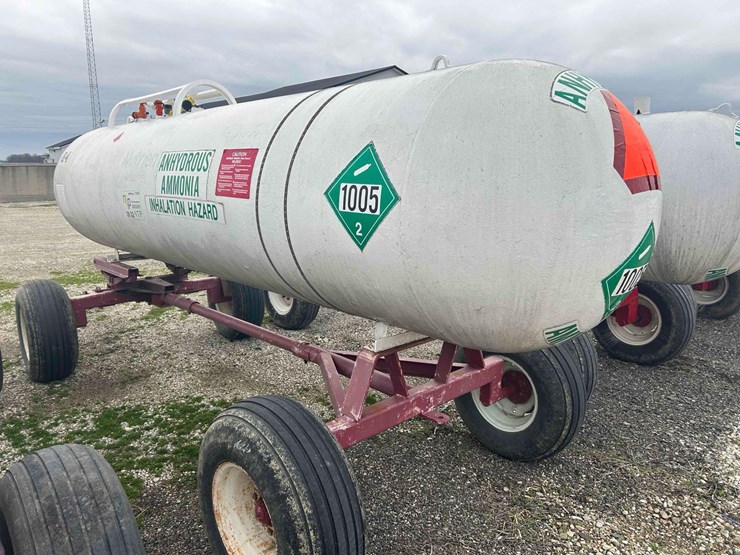 1000-gal.-nh3-tank-on-gear-#84-image-8