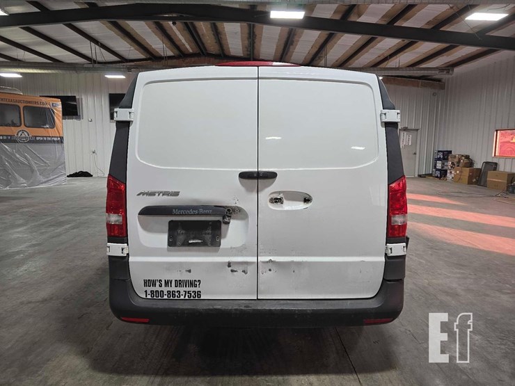 2017-mercedes-benz-metris-image-8
