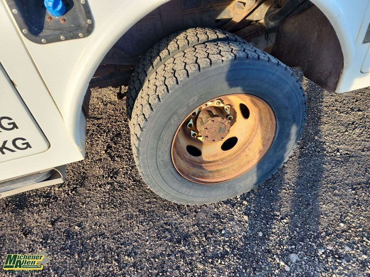 2012-ford-f550-image-12