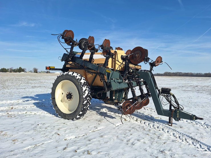 30'-1400-gallon-liquid-applicator-image-1