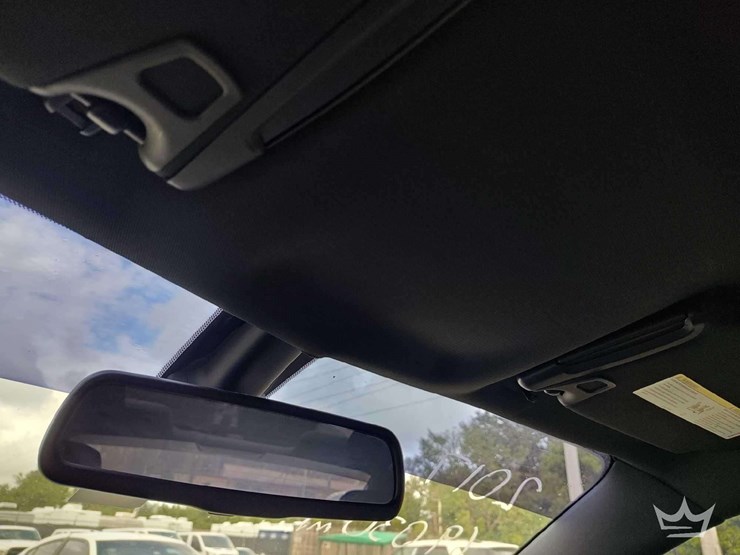 2017-dodge-charger-sedan-image-34