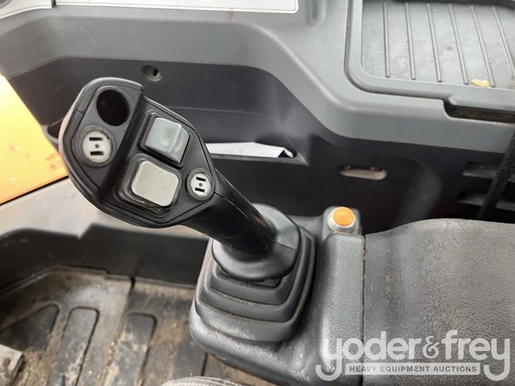 2016-hyundai-hl955-image-25