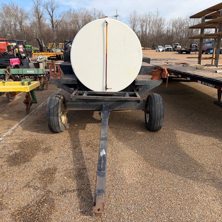 #7734 • 1000 Gallon Fuel Trailer
