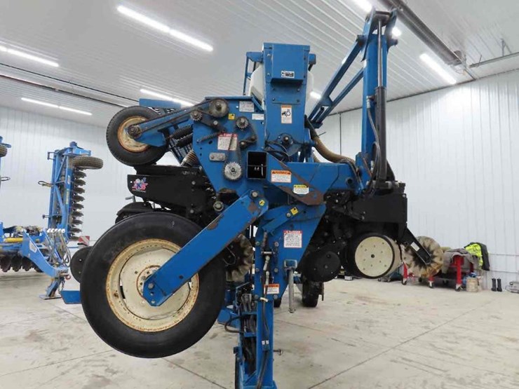 2007-kinze-3650-image-11