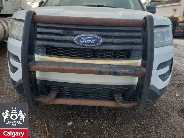 2016-ford-explorer-image-25