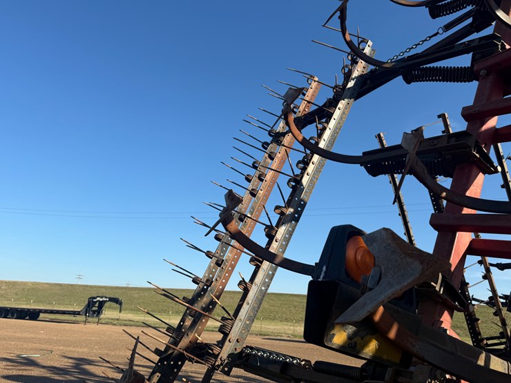 #7740-•-case-ih-tigermate-2-tm-14ft-field-cultivator-image-19