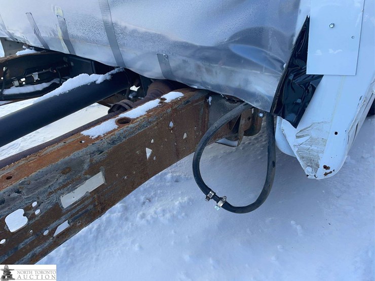 2018-chevrolet-express-dual-rear-wheel-cab-&-chassis-image-33