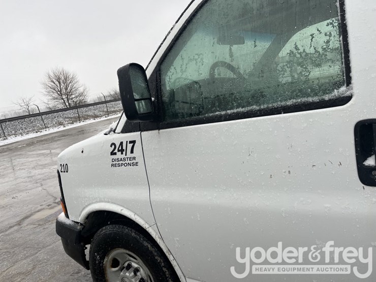 2009-chevrolet-express-3500-image-14