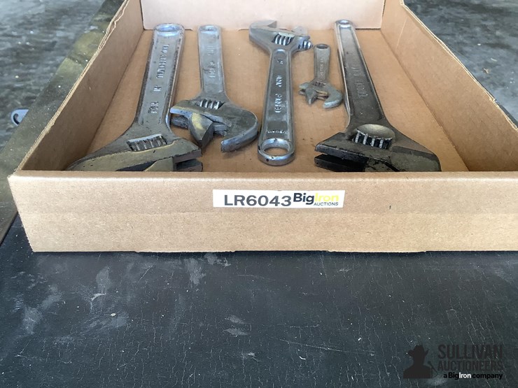 assorted-adjustable-wrenches-image-4