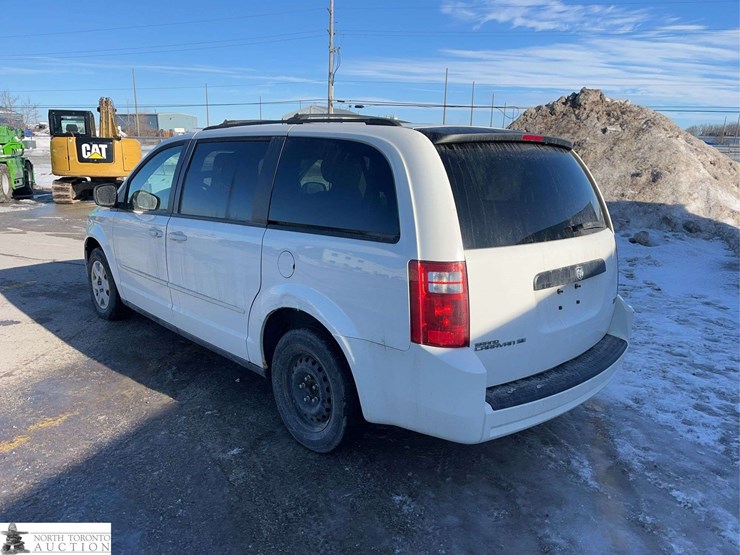 2008-dodge-grand-caravan-se-image-2