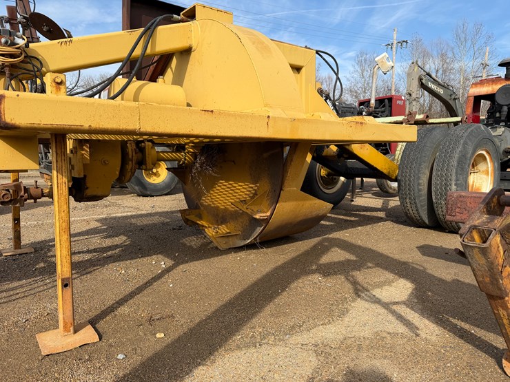 #7777-•-pull-type-ditcher-image-6