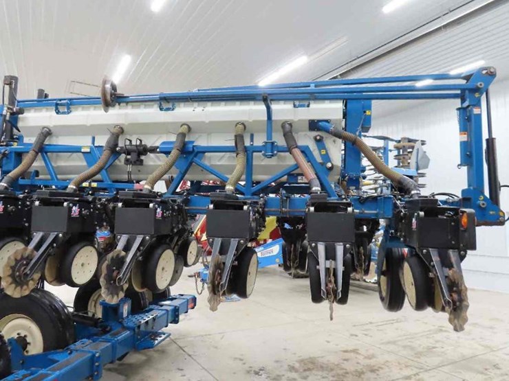 2007-kinze-3650-image-14