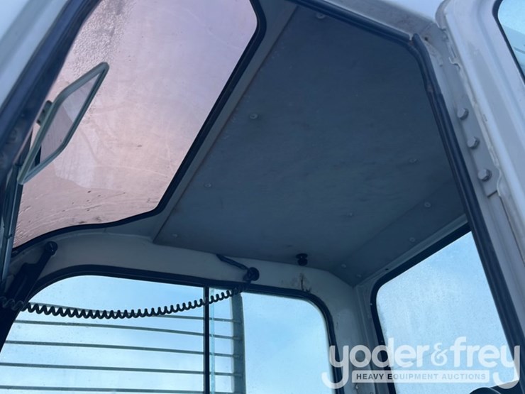 2013-takeuchi-tb153fr-image-25