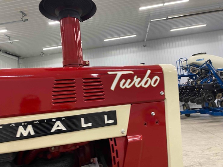 farmall-1206-open-station-restored-image-20