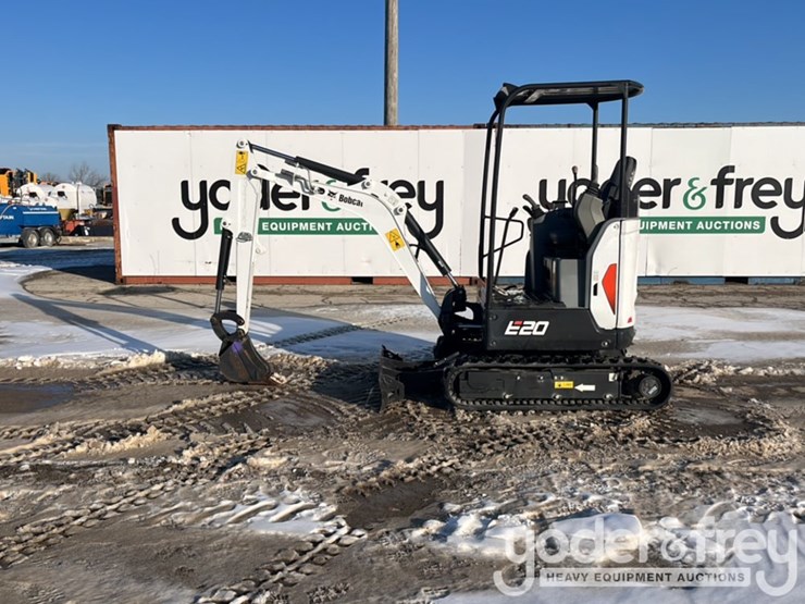 2022-bobcat-e20-image-3