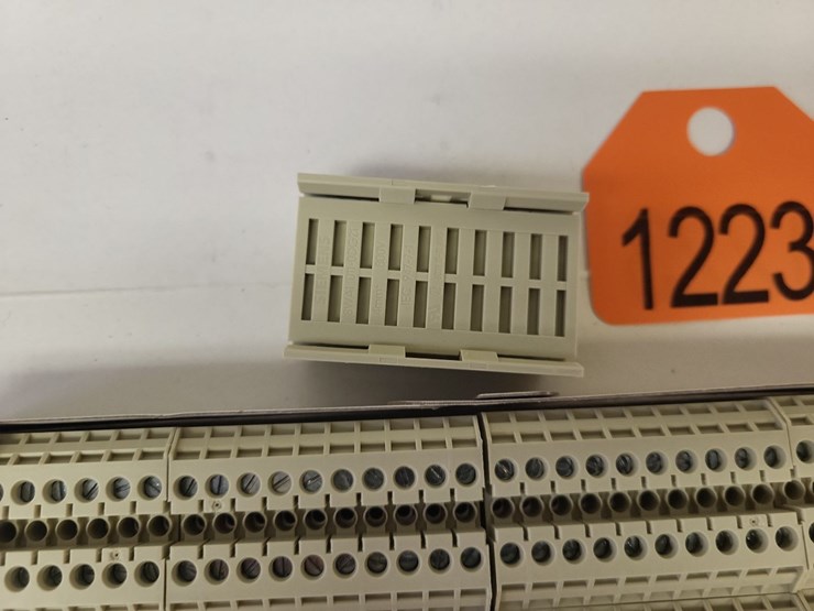(20)-siemens-din-rail-10-space-connector-blocks---tag-#1223-image-3