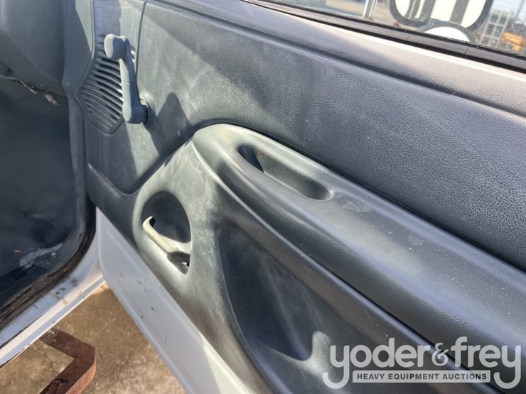 1993-ford-f-super-duty-image-13