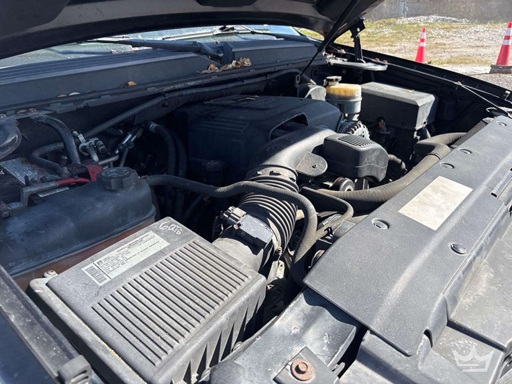 2010-chevrolet-tahoe-image-9