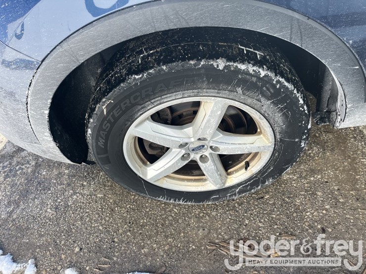 2016-ford-explorer-xlt-image-11