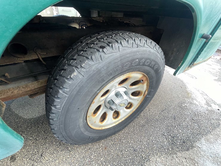 2011-chevrolet-1500-image-43