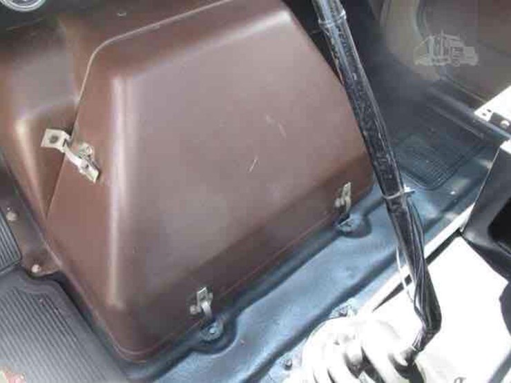 1984-international-s1900-image-28