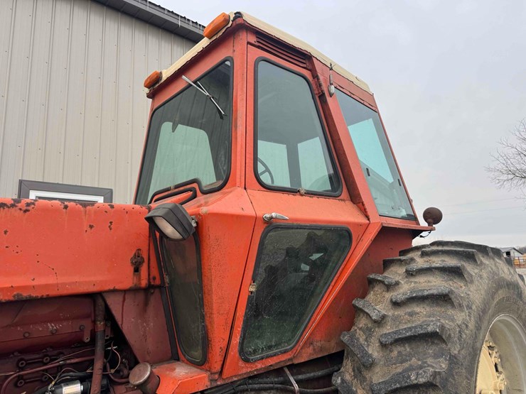 1973-allis-chalmers-7050-tractor-image-11