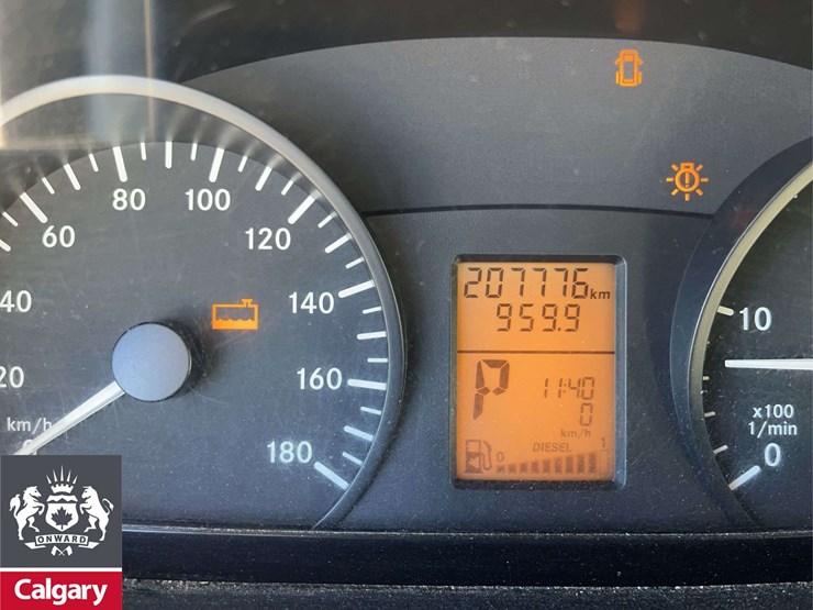 2010-mercedes-benz-sprinter-3500-image-17