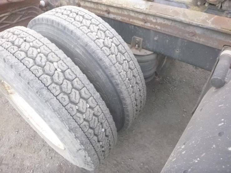 1990-international-9300-image-22