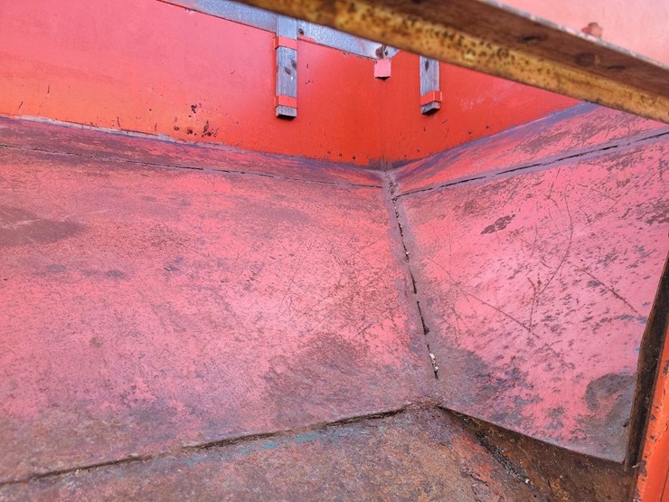 hopper-wagon-w/westendorf-running-gear-image-30