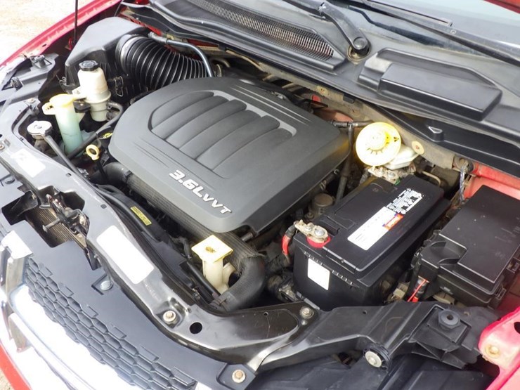 2013-dodge-grand-caravan-image-10