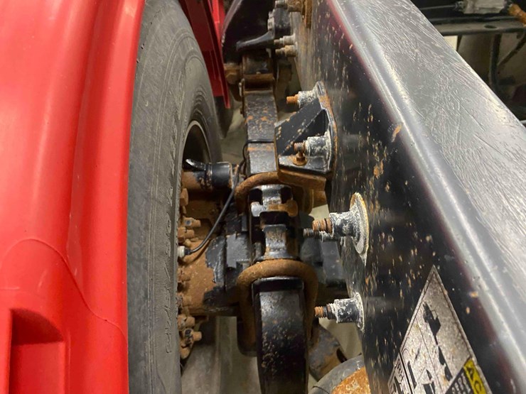 2014-peterbilt-365-image-39