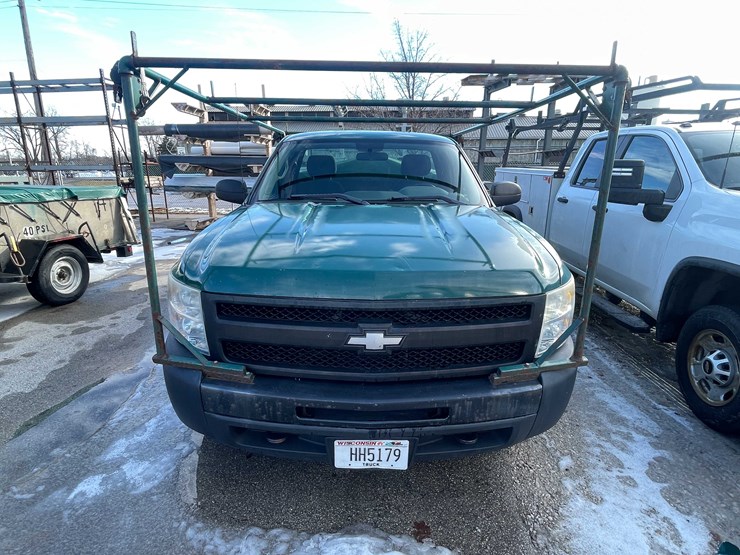 2011-chevrolet-1500-image-2