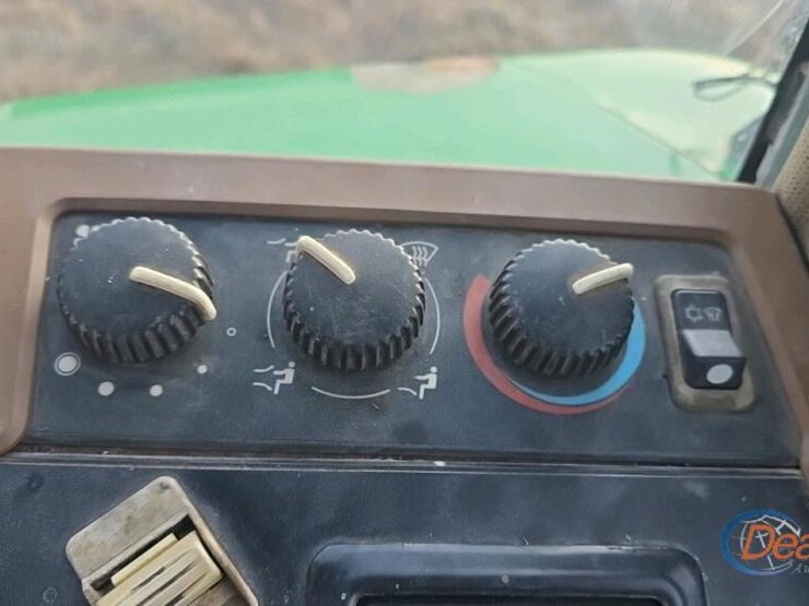 2000-john-deere-7610-image-25