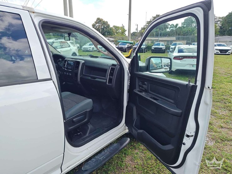 2017-dodge-1500-image-27