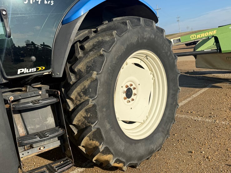 new-holland-t6070-image-19