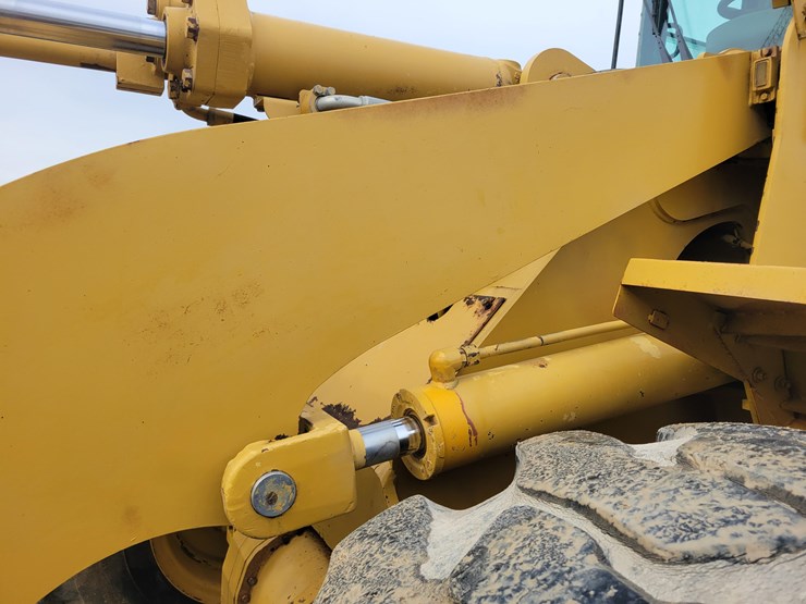 2004-caterpillar-938g-image-2