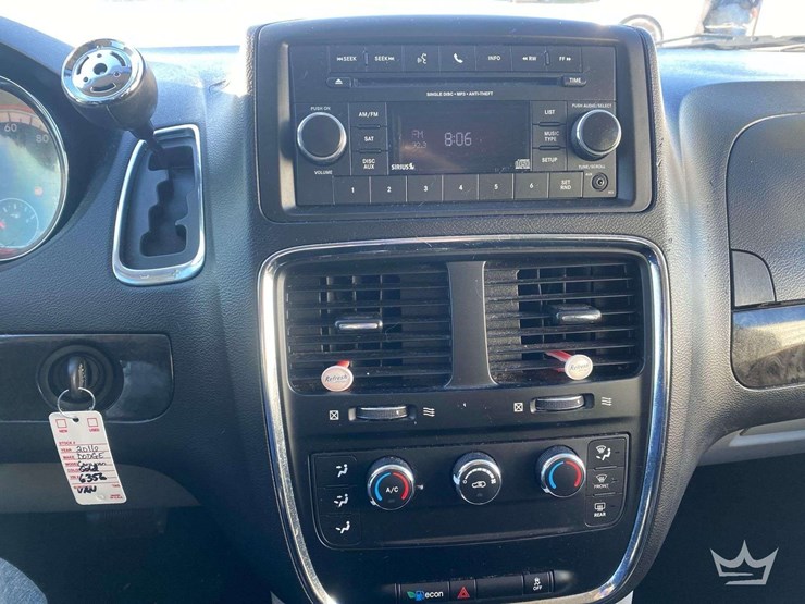 2016-dodge-grand-caravan-image-16