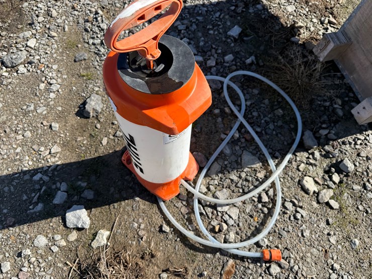 #32555-•-stihl-10l-spray-jug-inv#-32555-image-1