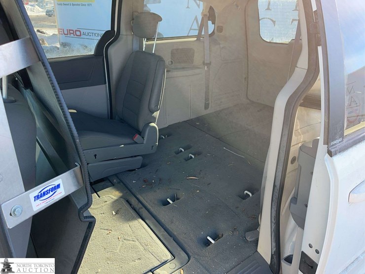 2008-dodge-grand-caravan-se-image-25