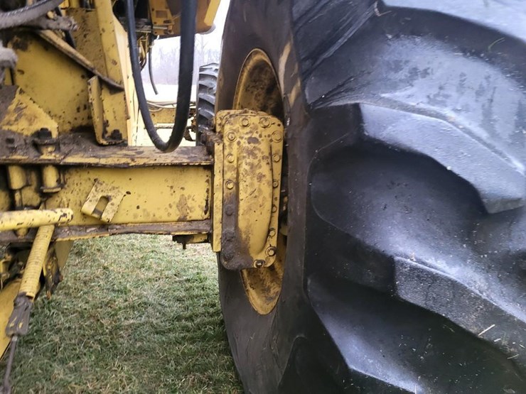 new-holland-tr88-image-13