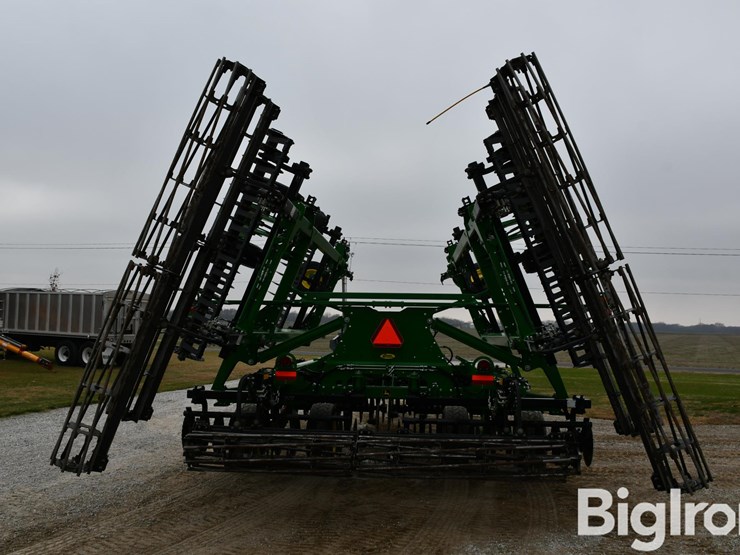 2020-john-deere-2660vt-image-6